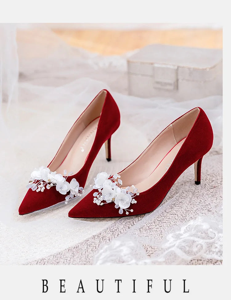Hochzeitsschuhe Damen 2024 Haupthochzeitskleid Weiß High Heels Burgund Xiuhe Brautschuhe Mittelhoher Absatz Übergröße Einzelschuhe
