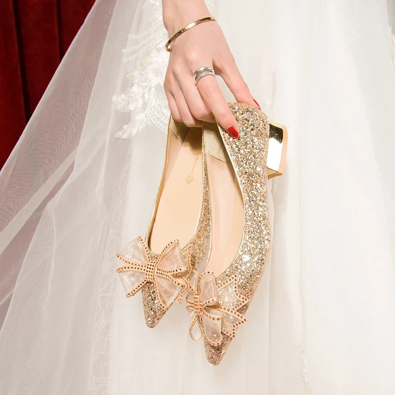 Damen Glänzende Gold Silber Brautschuhe mit Perlen, flache Absätze, Med (3 cm – 5 cm), Kristall, Schmetterlingsknoten, flache Hochzeitsschuhe, Slipper