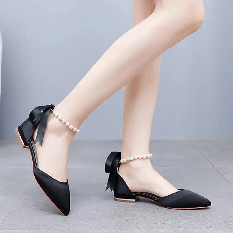 Hochzeitsschuhe Braut Flache Ferse Spitz Hohl Sandalen Frauen Weiß Satin Perlen Braut Hochzeit Kleid Schuhe Sandalias De Mujer