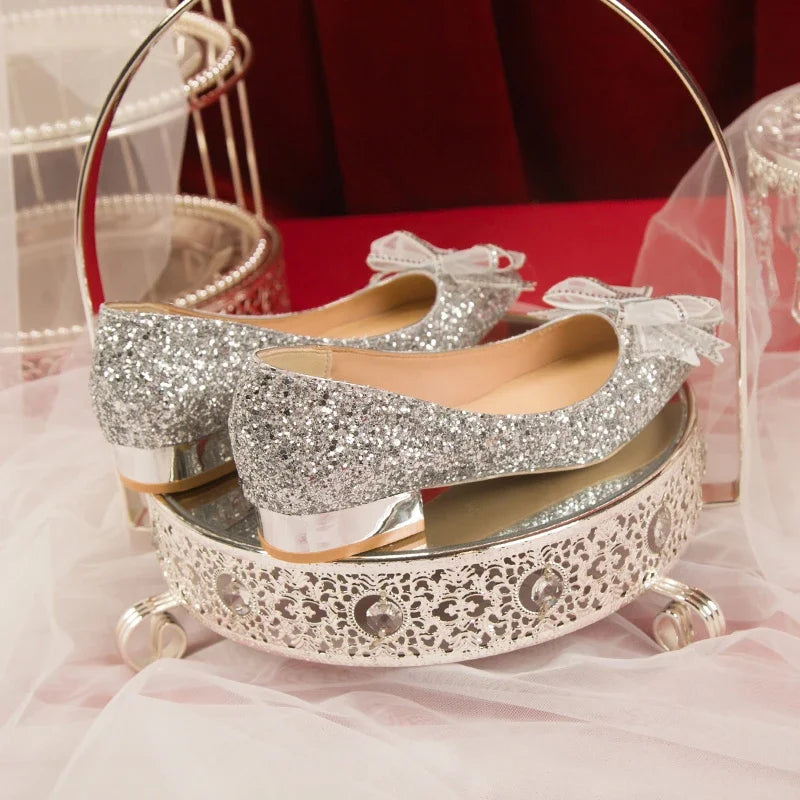 Damen Glänzende Gold Silber Brautschuhe mit Perlen, flache Absätze, Med (3 cm – 5 cm), Kristall, Schmetterlingsknoten, flache Hochzeitsschuhe, Slipper
