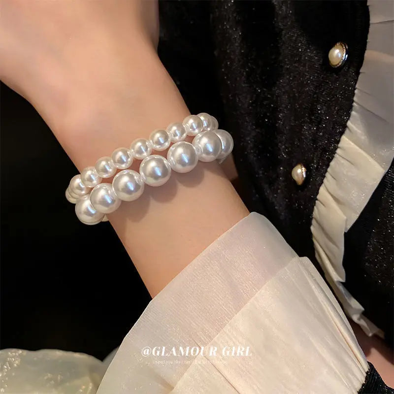 Elegante weiße Kunstperlen-Armbänder für Frauen, verstellbares elastisches Seilarmband, französischer Luxus-Händeschmuck, Zubehör