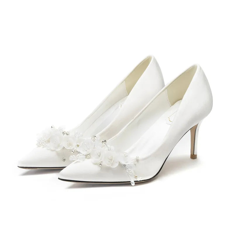 Hochzeitsschuhe Damen 2024 Haupthochzeitskleid Weiß High Heels Burgund Xiuhe Brautschuhe Mittelhoher Absatz Übergröße Einzelschuhe