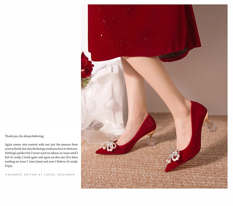 Hochzeitsschuhe Brautschuhe Frauen neue Perle dicke Ferse flacher Mund spitzen Xiuhe Haupthochzeitskleid nicht müde Fuß einzelne Schuhe