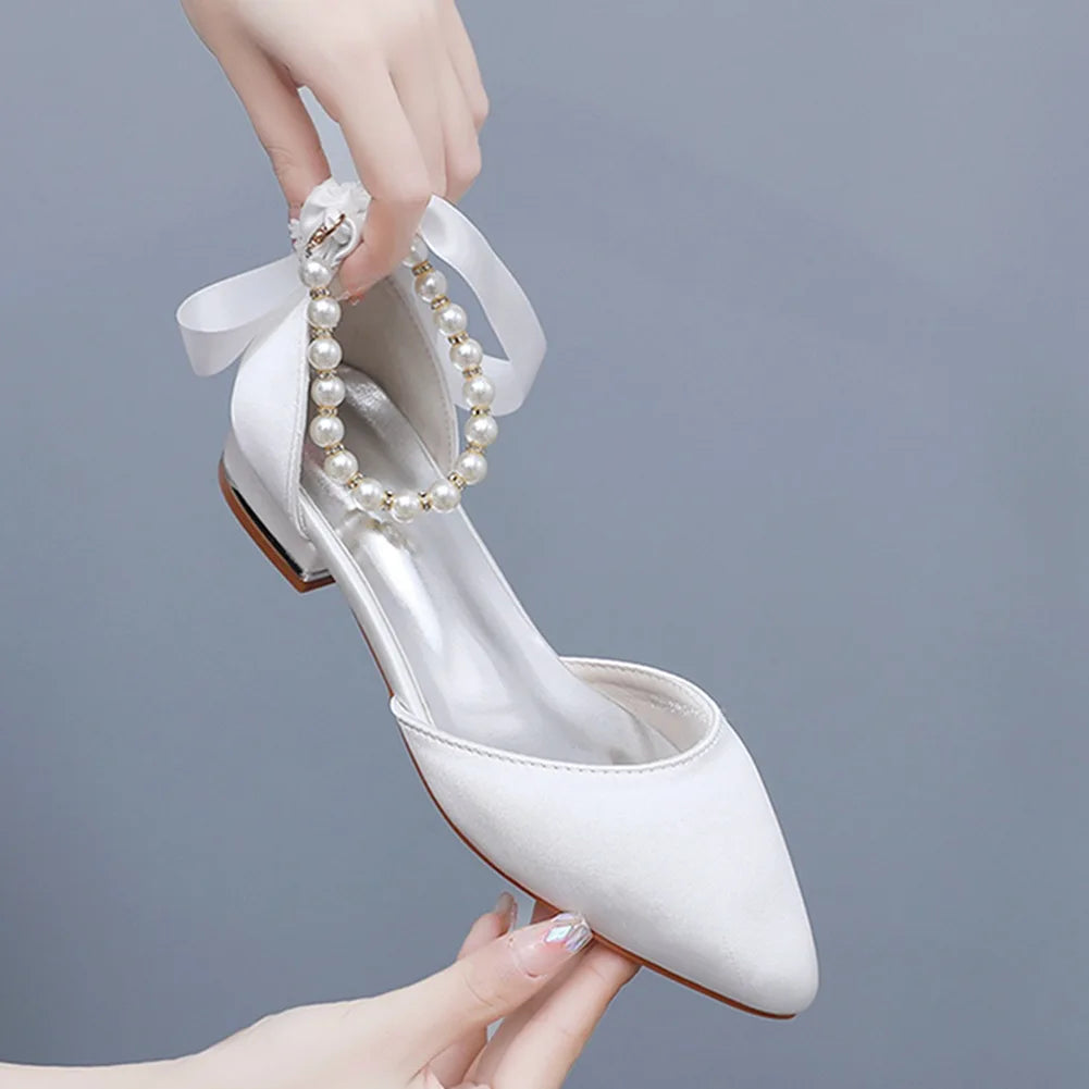 Hochzeitsschuhe Braut Flache Ferse Spitz Hohl Sandalen Frauen Weiß Satin Perlen Braut Hochzeit Kleid Schuhe Sandalias De Mujer