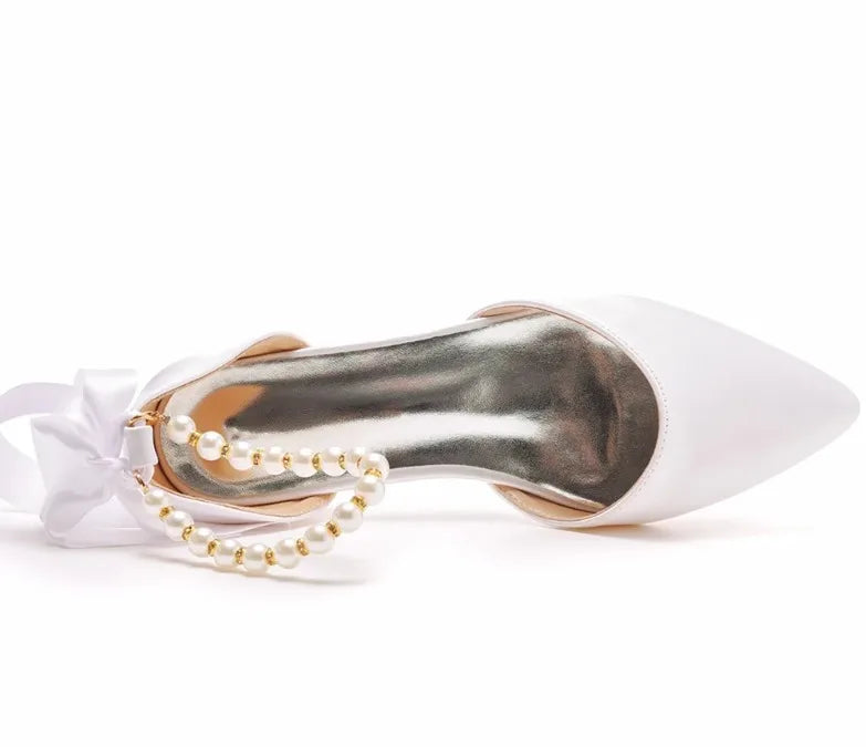 Hochzeitsschuhe Braut Flache Ferse Spitz Hohl Sandalen Frauen Weiß Satin Perlen Braut Hochzeit Kleid Schuhe Sandalias De Mujer