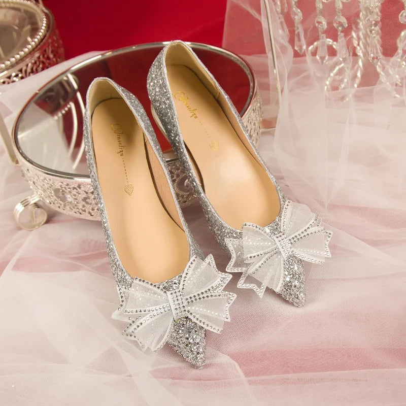 Damen Glänzende Gold Silber Brautschuhe mit Perlen, flache Absätze, Med (3 cm – 5 cm), Kristall, Schmetterlingsknoten, flache Hochzeitsschuhe, Slipper