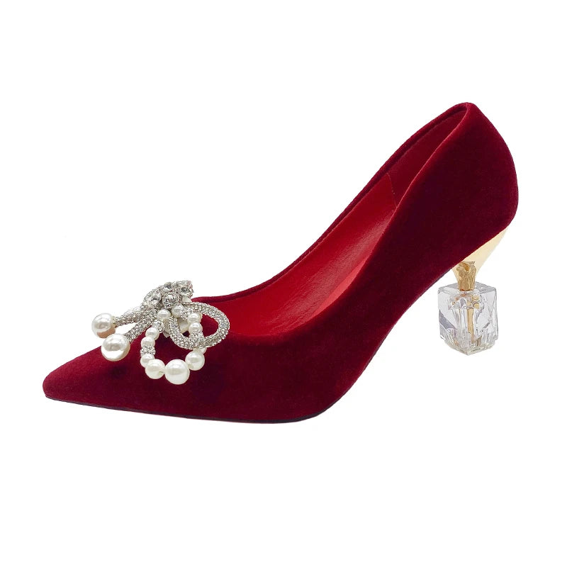 Hochzeitsschuhe Brautschuhe Frauen neue Perle dicke Ferse flacher Mund spitzen Xiuhe Haupthochzeitskleid nicht müde Fuß einzelne Schuhe