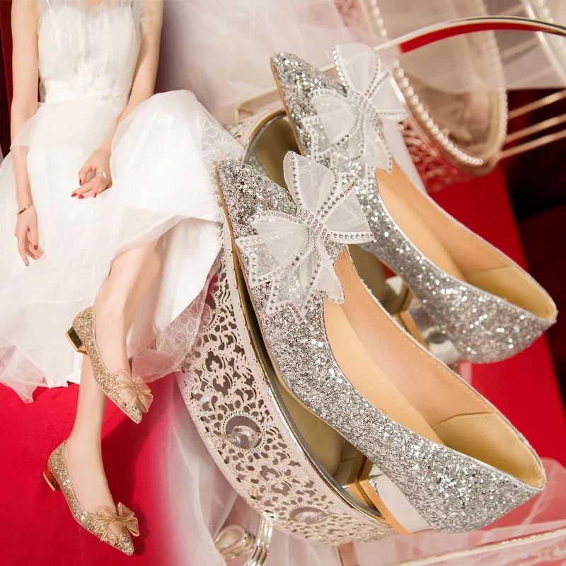 Damen Glänzende Gold Silber Brautschuhe mit Perlen, flache Absätze, Med (3 cm – 5 cm), Kristall, Schmetterlingsknoten, flache Hochzeitsschuhe, Slipper
