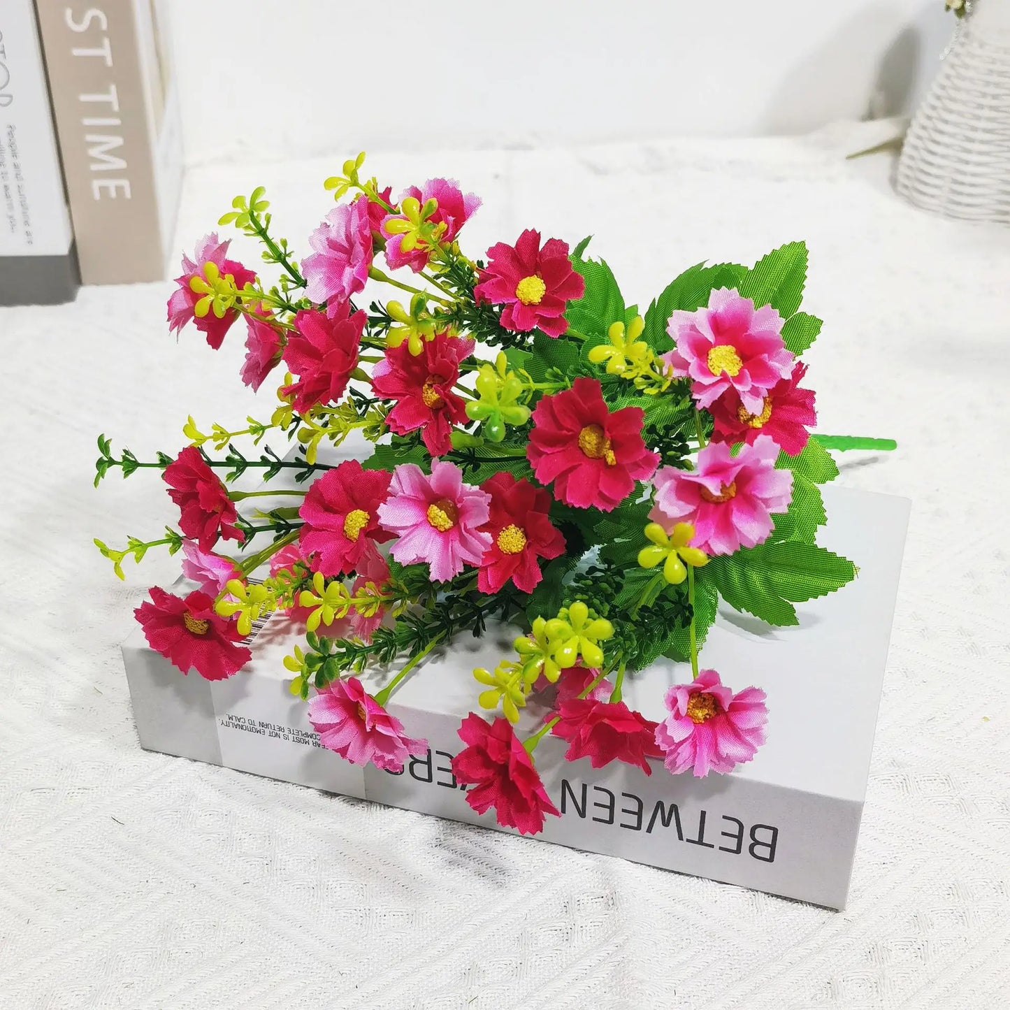 Ein Blumenstrauß mit 7 Zweigen und 28 Köpfen, süßer DIY-Hochzeitsblumenstrauß, Heimzimmer, Tischdekoration, Seidengänseblümchen, künstliche dekorative Blume