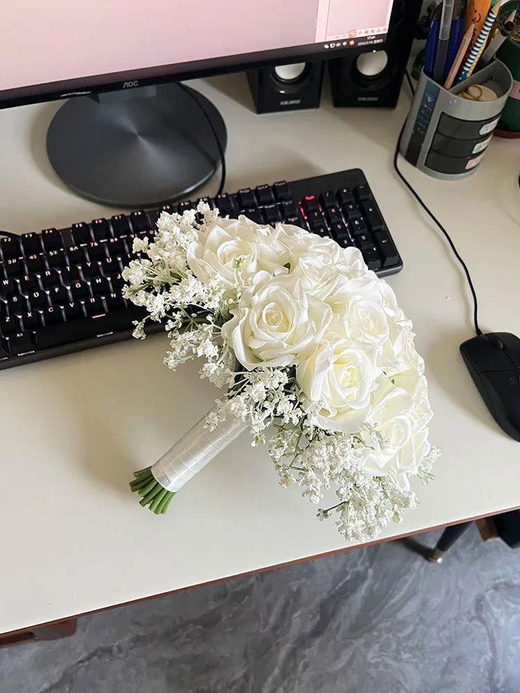 Brautstrauß Hochzeitsblumen Brautjungfern Seidenrosen Gefälschte Babys Atem Braut Hochzeitsaccessoires Tischdekoration