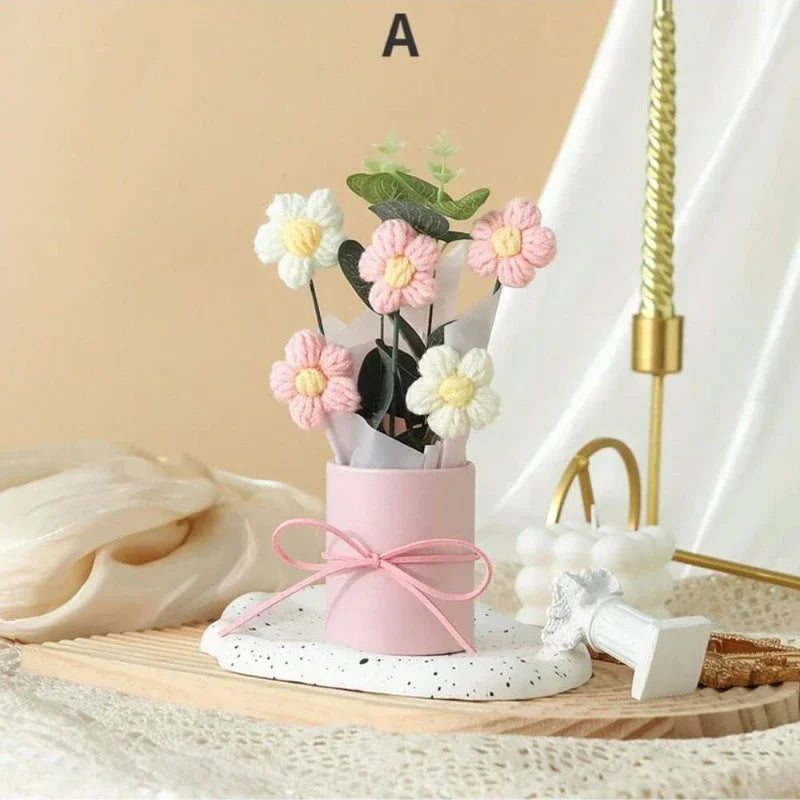 Exquisiter handgefertigter gehäkelter Blumenstrauß aus reinen und rosa Gänseblümchen, Zopf, Muttertag, Valentinstag, Geburtstag, Hochzeit, Heimdekoration