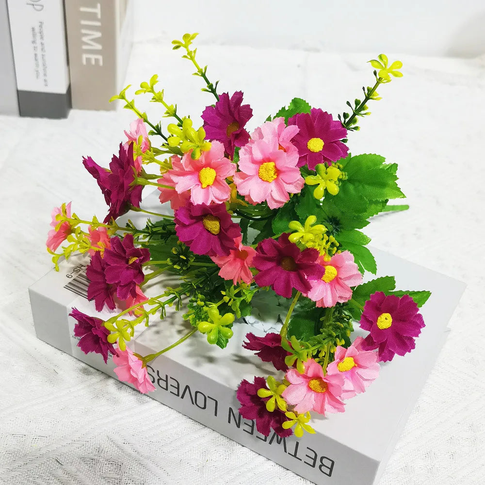 Ein Blumenstrauß mit 7 Zweigen und 28 Köpfen, süßer DIY-Hochzeitsblumenstrauß, Heimzimmer, Tischdekoration, Seidengänseblümchen, künstliche dekorative Blume
