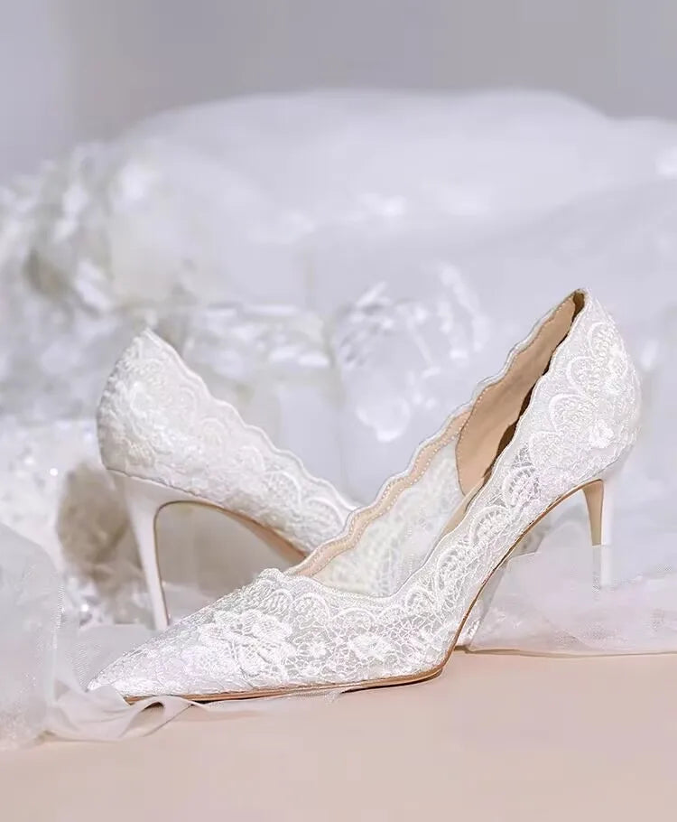 Weiße Hochzeitsschuhe Brautschuhe Design Sense Nischenspitze Spitz Stilettoabsatz Flach Französisch High Heels Weibliches Temperament