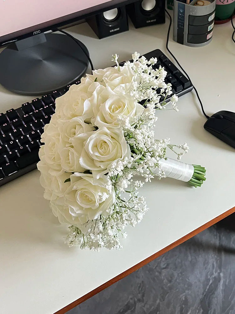 Brautstrauß Hochzeitsblumen Brautjungfern Seidenrosen Gefälschte Babys Atem Braut Hochzeitsaccessoires Tischdekoration