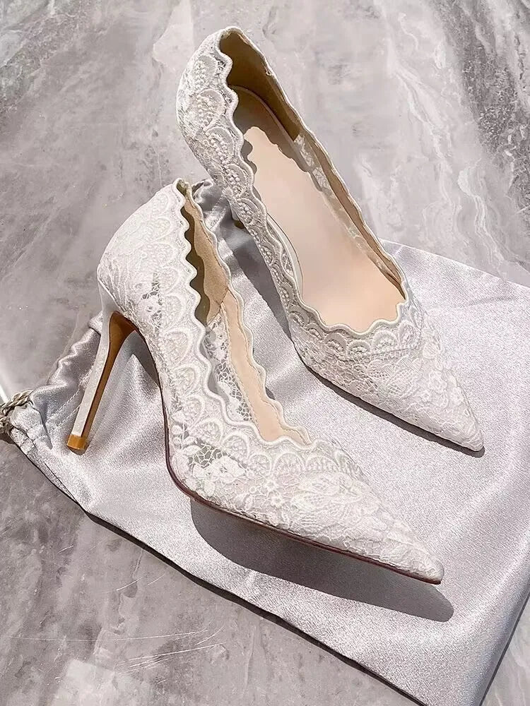 Weiße Hochzeitsschuhe Brautschuhe Design Sense Nischenspitze Spitz Stilettoabsatz Flach Französisch High Heels Weibliches Temperament