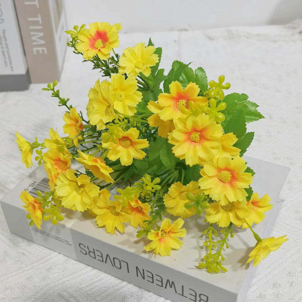 Ein Blumenstrauß mit 7 Zweigen und 28 Köpfen, süßer DIY-Hochzeitsblumenstrauß, Heimzimmer, Tischdekoration, Seidengänseblümchen, künstliche dekorative Blume