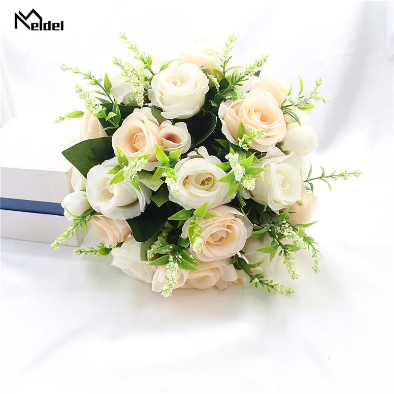 Brautstrauß, künstliche Blumen, Hochzeit, Blumen halten, weiße künstliche natürliche Rose für Brautjungfer, Braut, Hochzeitsdekorationen