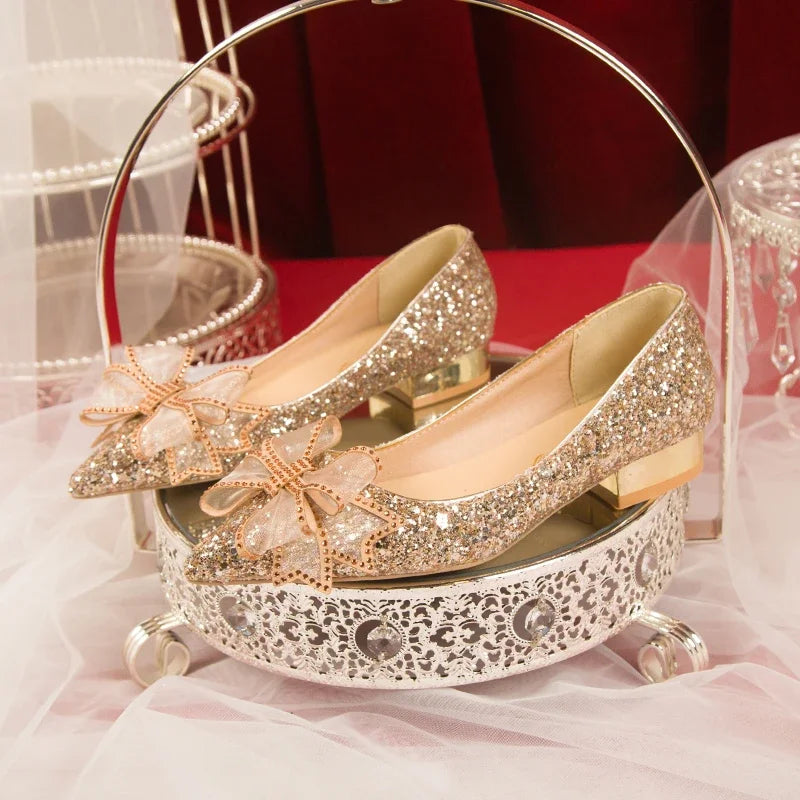 Damen Glänzende Gold Silber Brautschuhe mit Perlen, flache Absätze, Med (3 cm – 5 cm), Kristall, Schmetterlingsknoten, flache Hochzeitsschuhe, Slipper