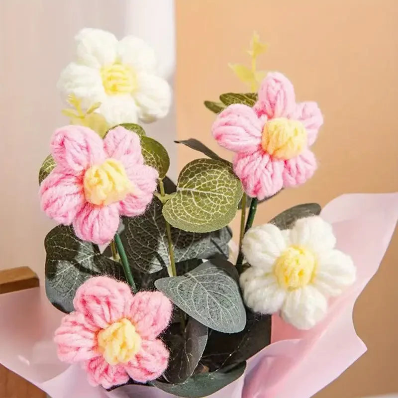 Exquisiter handgefertigter gehäkelter Blumenstrauß aus reinen und rosa Gänseblümchen, Zopf, Muttertag, Valentinstag, Geburtstag, Hochzeit, Heimdekoration