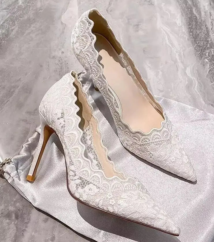 Weiße Hochzeitsschuhe Brautschuhe Design Sense Nischenspitze Spitz Stilettoabsatz Flach Französisch High Heels Weibliches Temperament