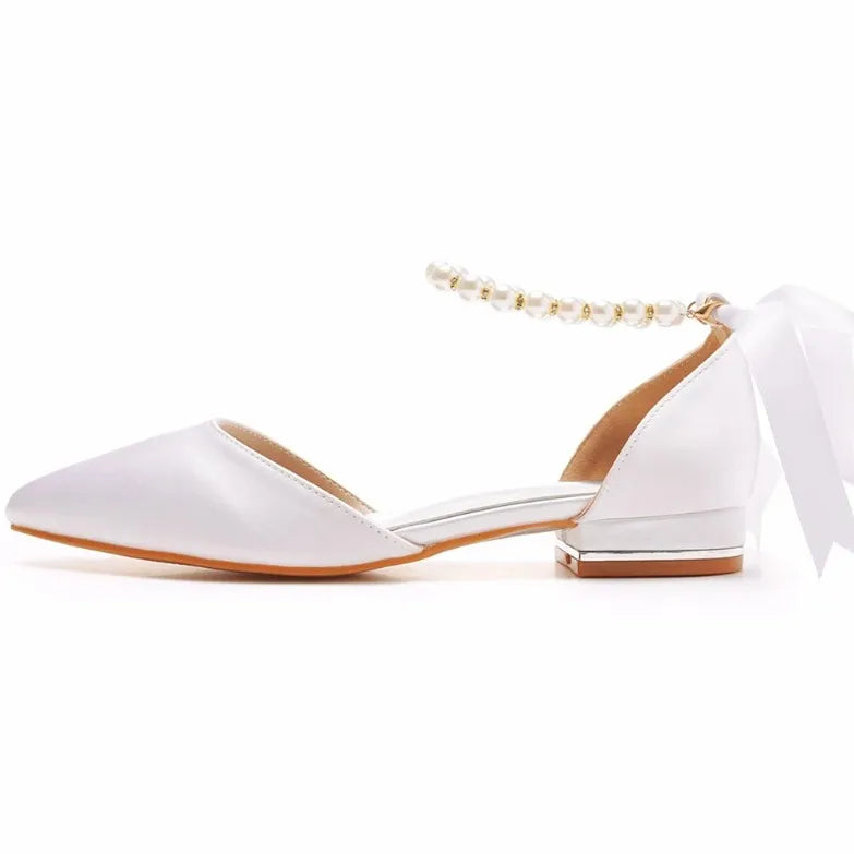 Hochzeitsschuhe Braut Flache Ferse Spitz Hohl Sandalen Frauen Weiß Satin Perlen Braut Hochzeit Kleid Schuhe Sandalias De Mujer