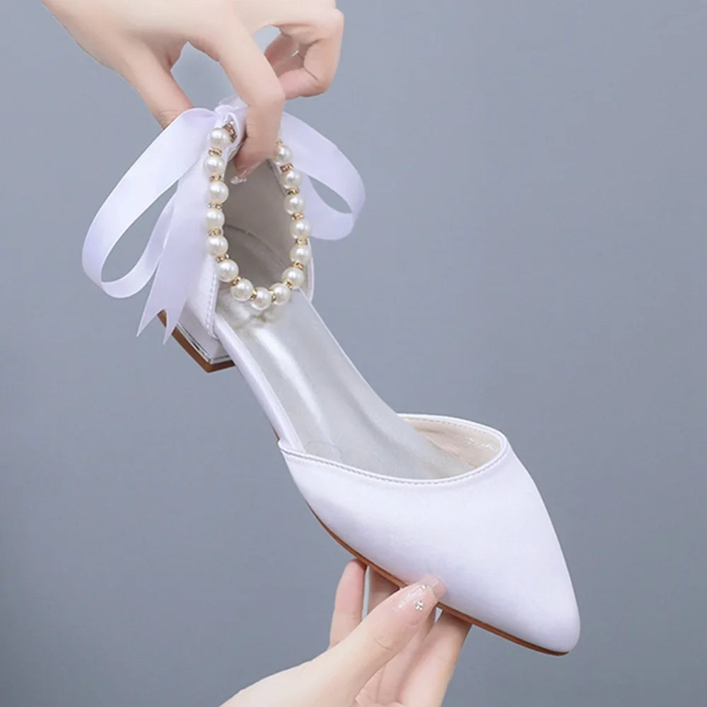 Hochzeitsschuhe Braut Flache Ferse Spitz Hohl Sandalen Frauen Weiß Satin Perlen Braut Hochzeit Kleid Schuhe Sandalias De Mujer