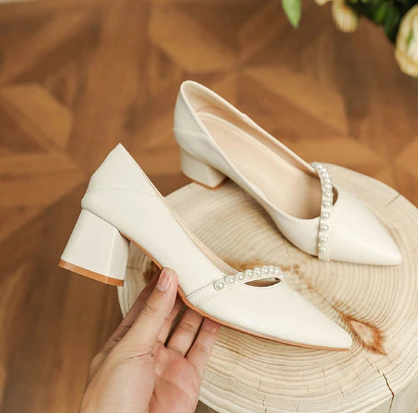 Mit mittleren Absätzen Schuhe für Frauen 2024 Hochzeit Braut Schuh Weiß Damen Sommer Schuhe Perle Büro Slip auf Neueste Casual Trend