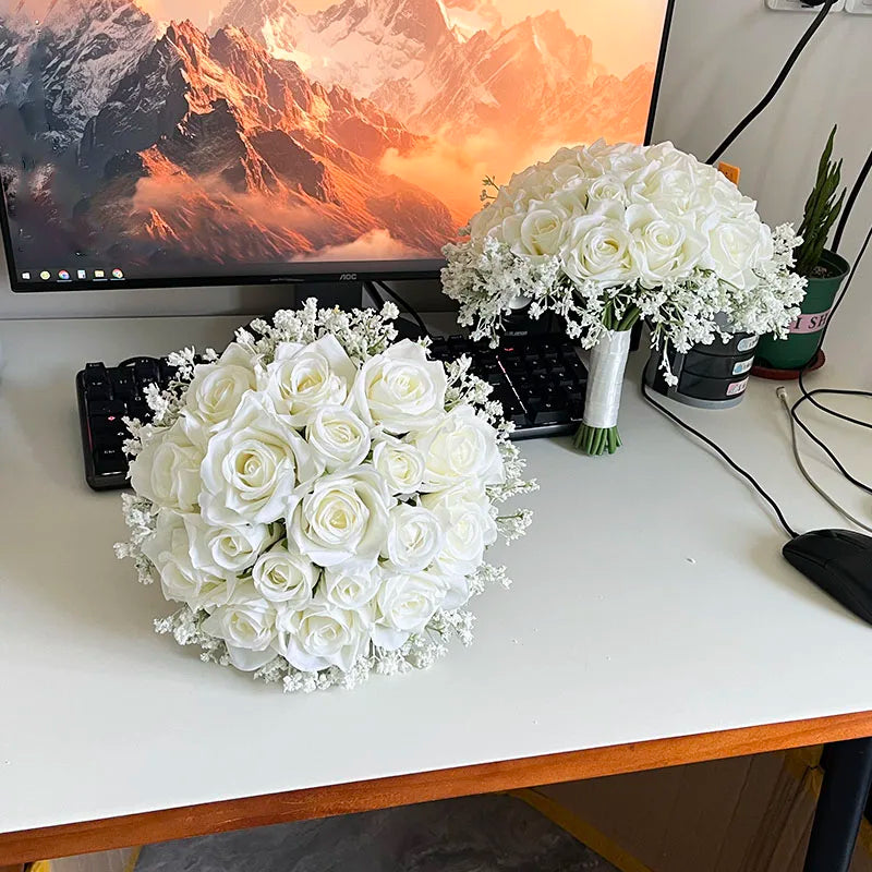 Brautstrauß Hochzeitsblumen Brautjungfern Seidenrosen Gefälschte Babys Atem Braut Hochzeitsaccessoires Tischdekoration