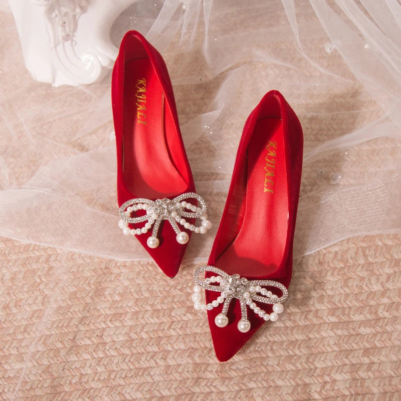 Hochzeitsschuhe Brautschuhe Frauen neue Perle dicke Ferse flacher Mund spitzen Xiuhe Haupthochzeitskleid nicht müde Fuß einzelne Schuhe