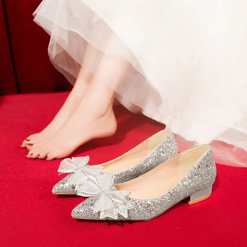 Damen Glänzende Gold Silber Brautschuhe mit Perlen, flache Absätze, Med (3 cm – 5 cm), Kristall, Schmetterlingsknoten, flache Hochzeitsschuhe, Slipper