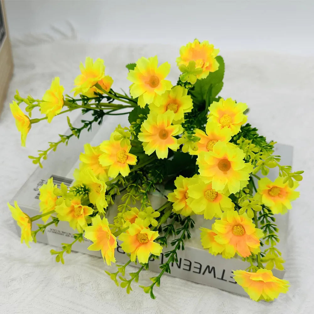 Ein Blumenstrauß mit 7 Zweigen und 28 Köpfen, süßer DIY-Hochzeitsblumenstrauß, Heimzimmer, Tischdekoration, Seidengänseblümchen, künstliche dekorative Blume