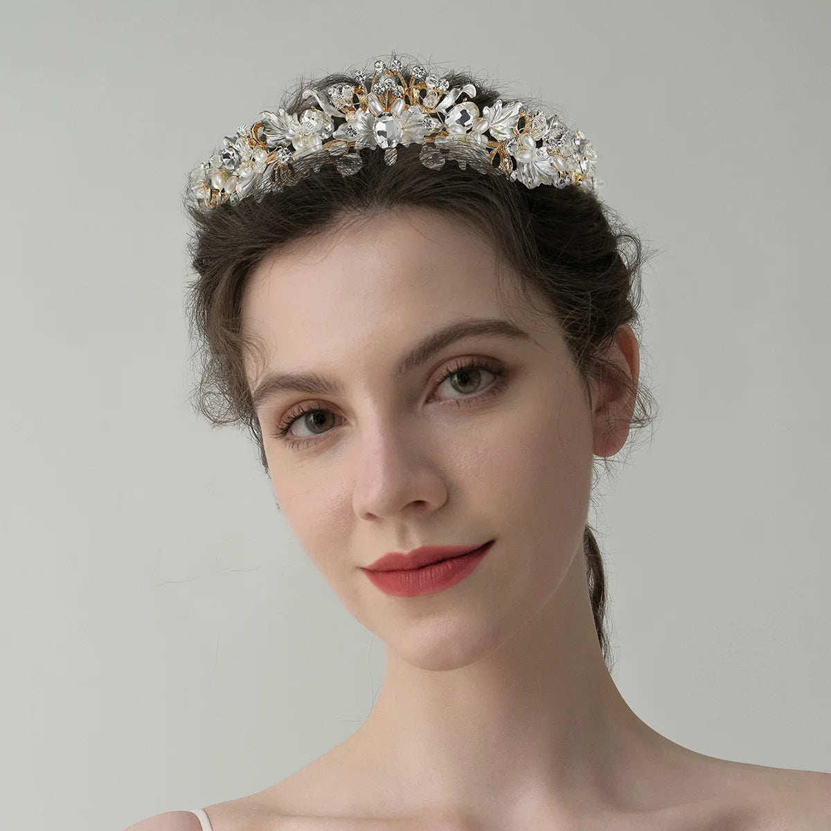Luxus Strass Braut Diademe und Kronen Königin Krone Perle Blume Große Oval Diamant Haar Hoop Hochzeit Braut Krone