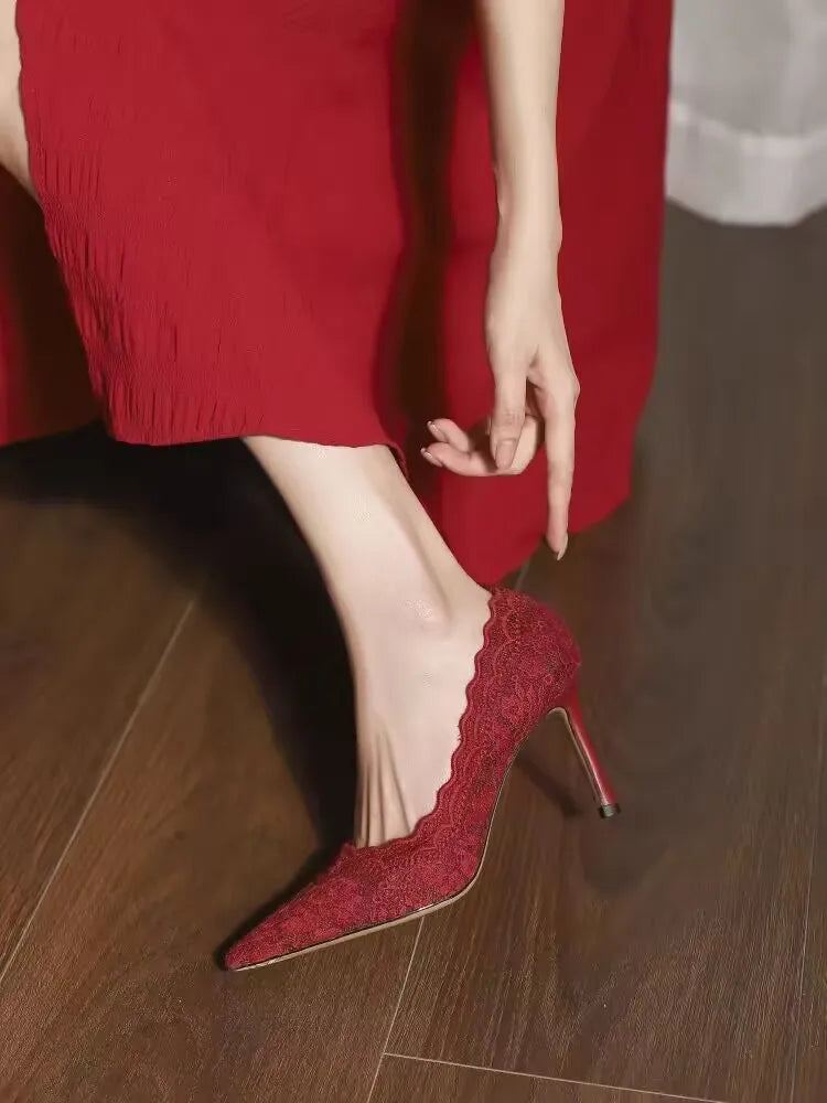 Weiße Hochzeitsschuhe Brautschuhe Design Sense Nischenspitze Spitz Stilettoabsatz Flach Französisch High Heels Weibliches Temperament