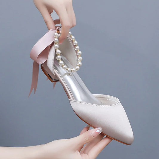 Hochzeitsschuhe Braut Flache Ferse Spitz Hohl Sandalen Frauen Weiß Satin Perlen Braut Hochzeit Kleid Schuhe Sandalias De Mujer