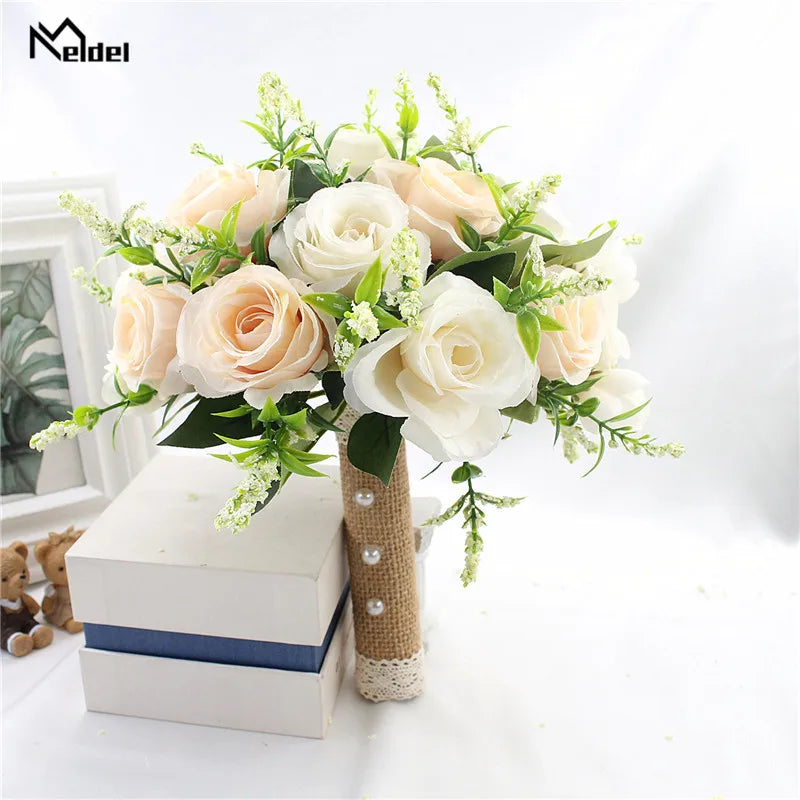 Brautstrauß, künstliche Blumen, Hochzeit, Blumen halten, weiße künstliche natürliche Rose für Brautjungfer, Braut, Hochzeitsdekorationen