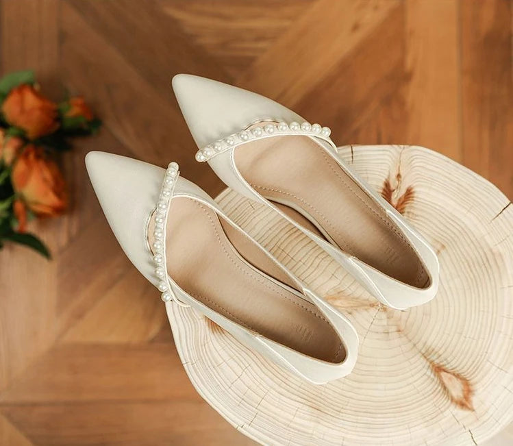 Mit mittleren Absätzen Schuhe für Frauen 2024 Hochzeit Braut Schuh Weiß Damen Sommer Schuhe Perle Büro Slip auf Neueste Casual Trend