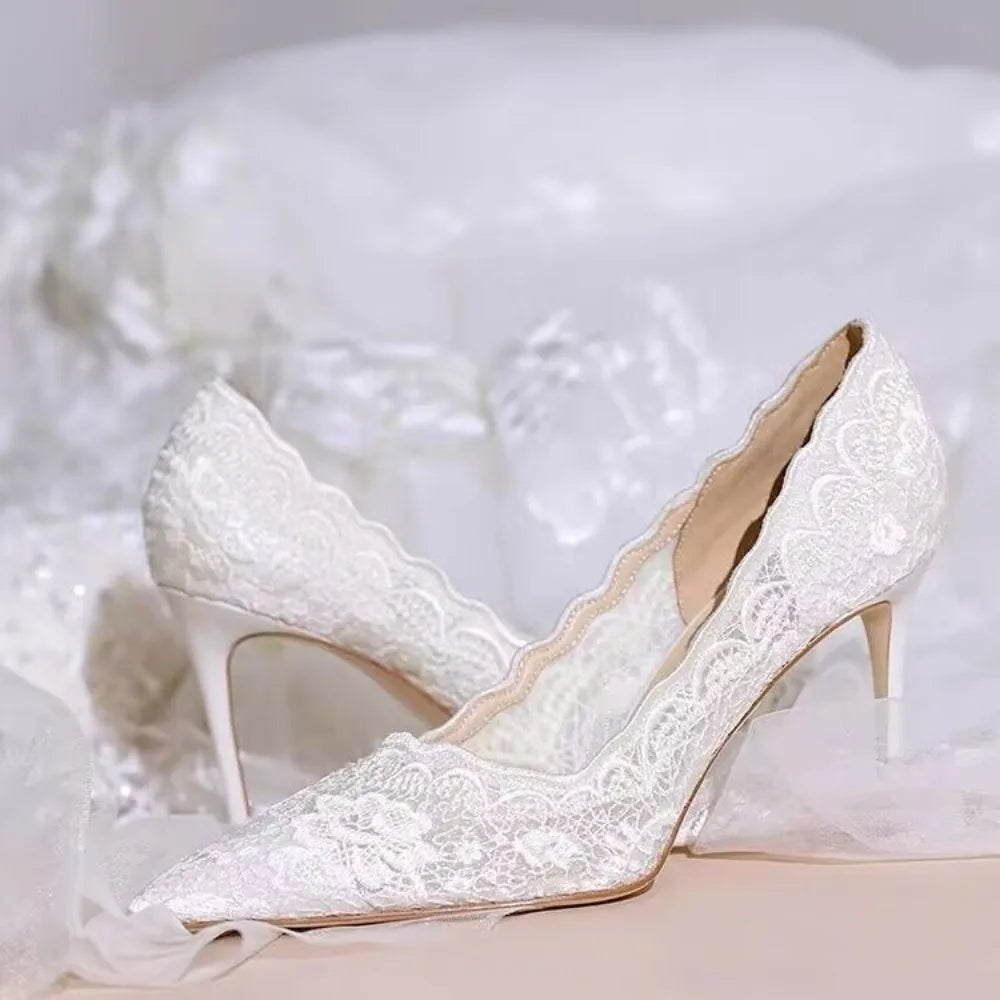 Weiße Hochzeitsschuhe Brautschuhe Design Sense Nischenspitze Spitz Stilettoabsatz Flach Französisch High Heels Weibliches Temperament