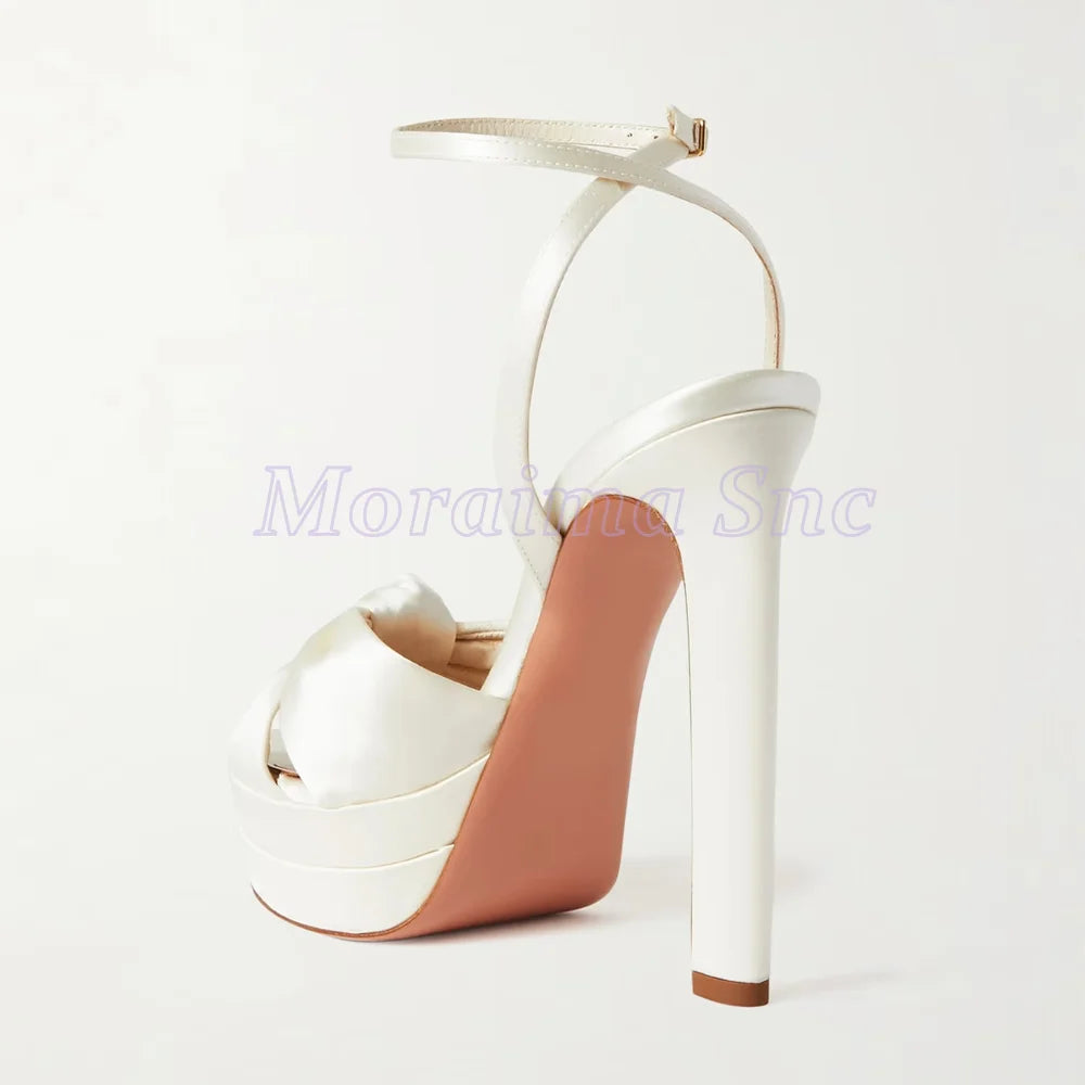 Brautknoten Satin Plateau Sandalen Block High Heel Knöchel Schnalle Riemen Runde offene Zehen Mode Damen Hochzeitsschuhe Sommer 2025