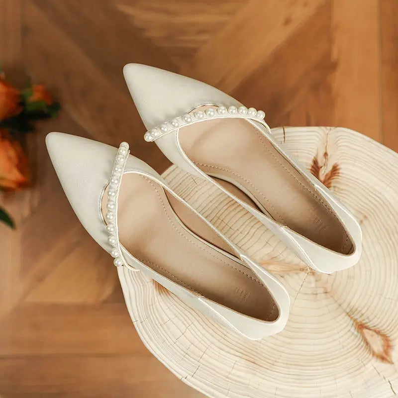 Mit mittleren Absätzen Schuhe für Frauen 2024 Hochzeit Braut Schuh Weiß Damen Sommer Schuhe Perle Büro Slip auf Neueste Casual Trend