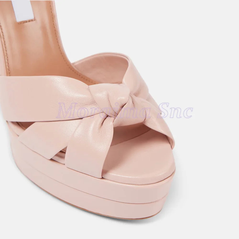 Brautknoten Satin Plateau Sandalen Block High Heel Knöchel Schnalle Riemen Runde offene Zehen Mode Damen Hochzeitsschuhe Sommer 2025